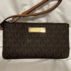 Michael Kors wristlet/wallet